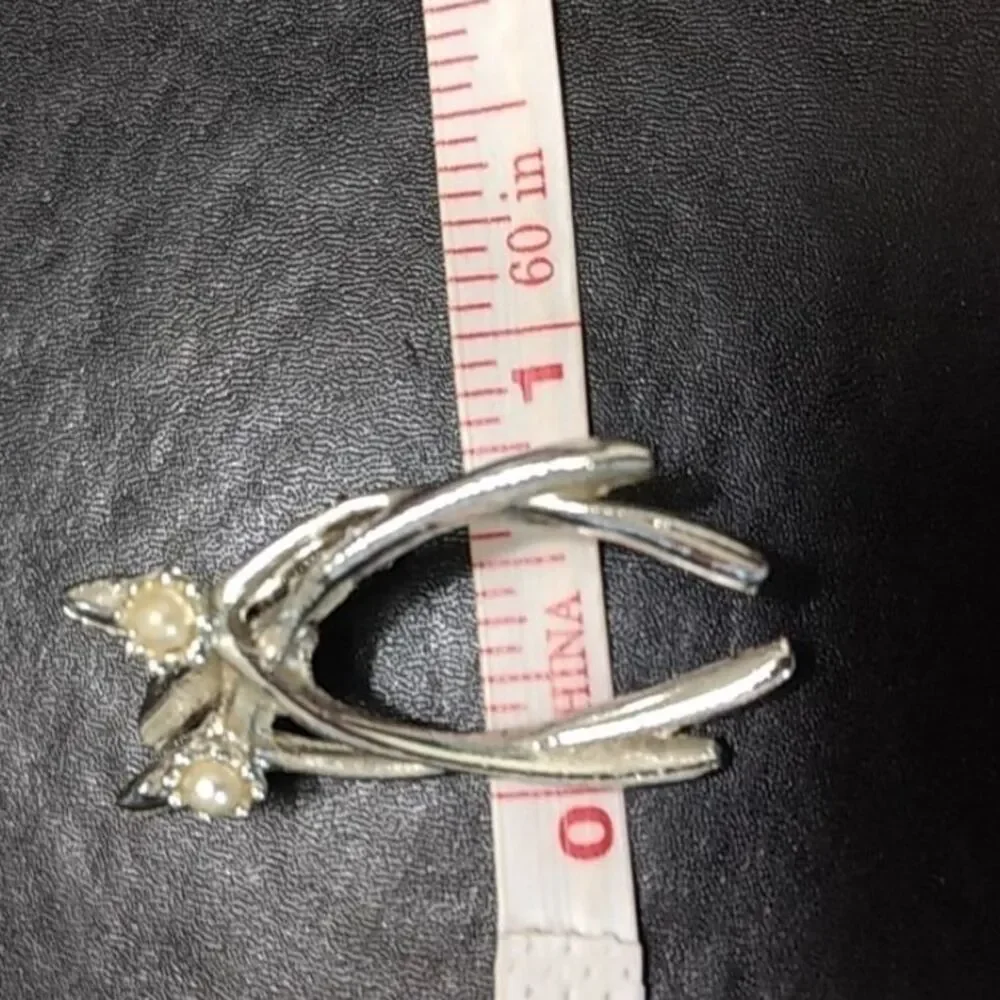 Vintage double wishbone faux pearl brooch - Picture 8 of 8